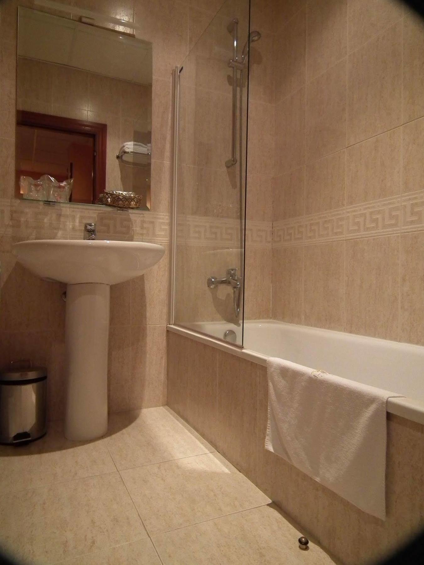 Luz Hotel Харо Екстериор снимка